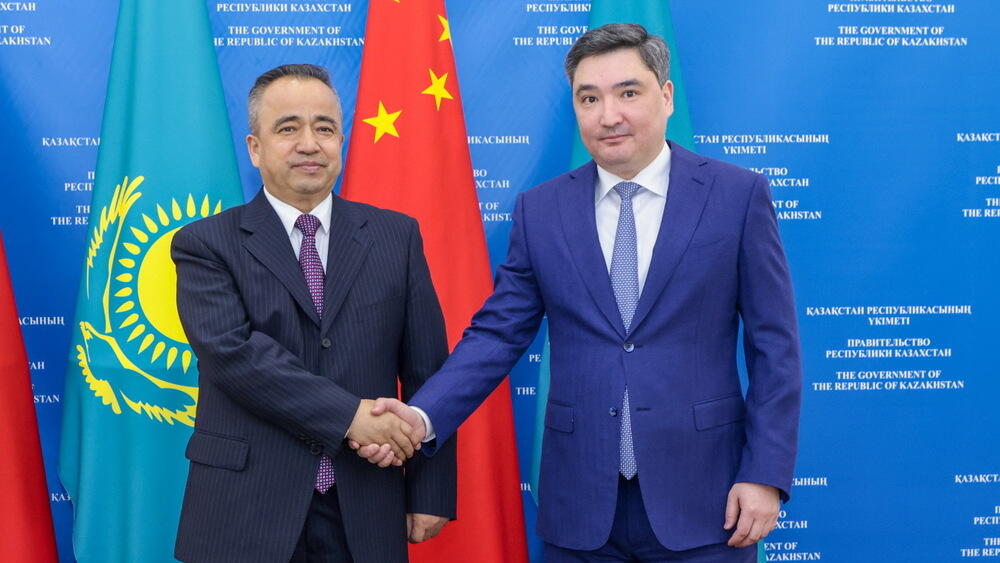 Olzhas Bektenov meets with Chairman of XUAR People's Government of China Erkin Tuniyaz