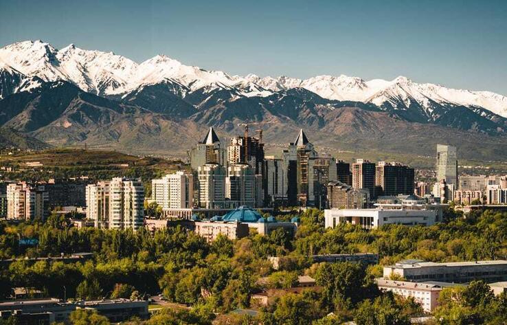 В Алматы снесли пять незаконно построенных объектов в горной местности 
