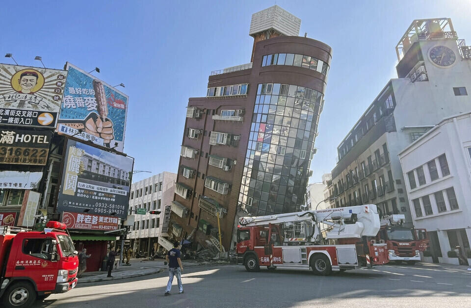 M7.7 quake in Taiwan kills 1, injures more than 50
