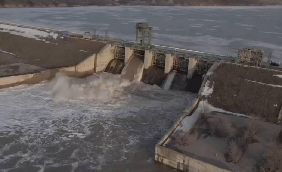 На западе Казахстана под угрозой прорыва находится еще одна дамба