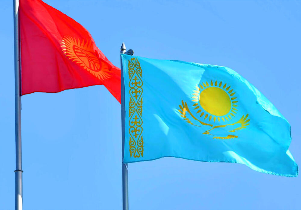 Кыргызстан направит Казахстану гумпомощь в связи с паводками