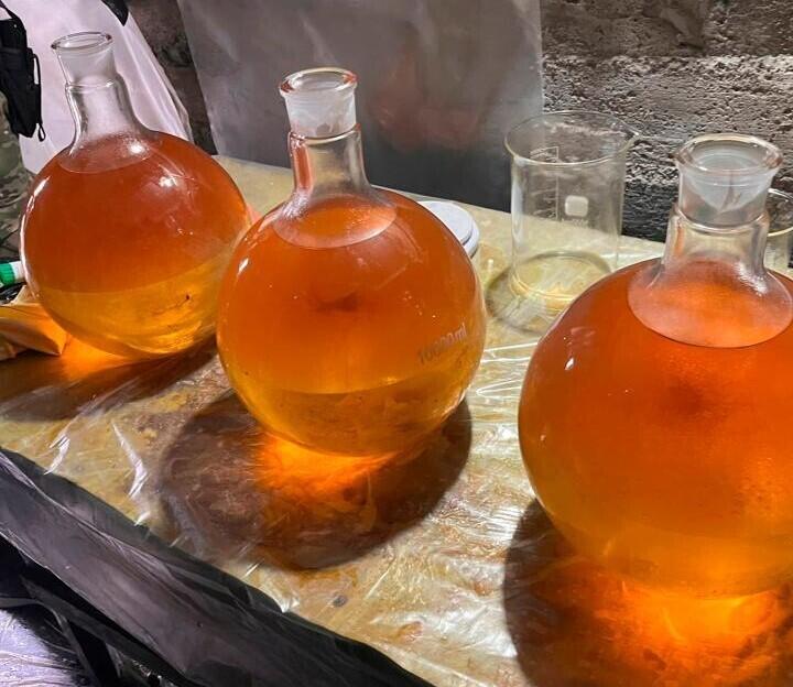 Около 20 килограммов "синтетики" и тысяча литров прекурсоров: в Алматинской области ликвидировали нарколабораторию
