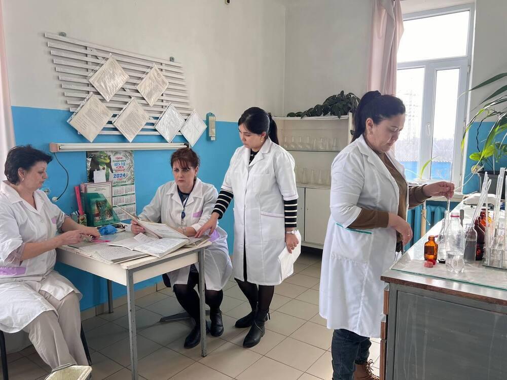 Минздрав РК исследовал воду в паводкоопасных регионах, более 130 проб не соответствуют нормам