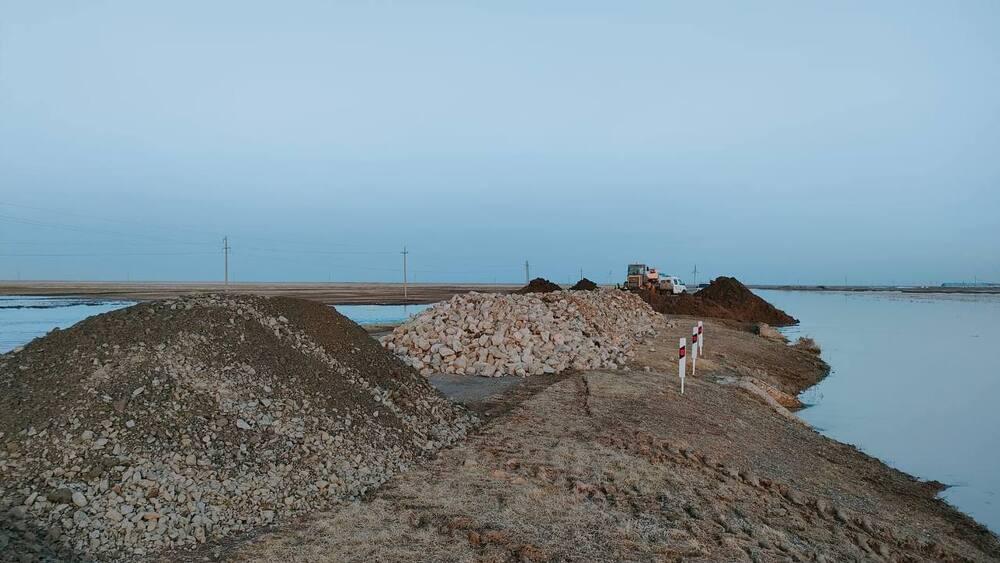 Паводки в Казахстане: ограничено движение транспорта в семи областях