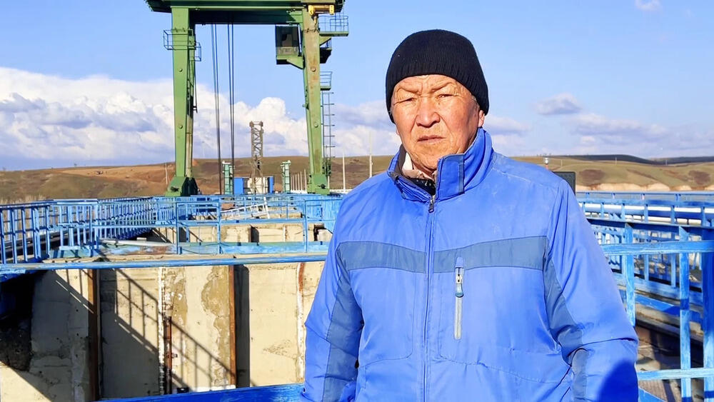 Краншы зейнеткер Ақтөбені су тасқынынан құтқарып қалды 