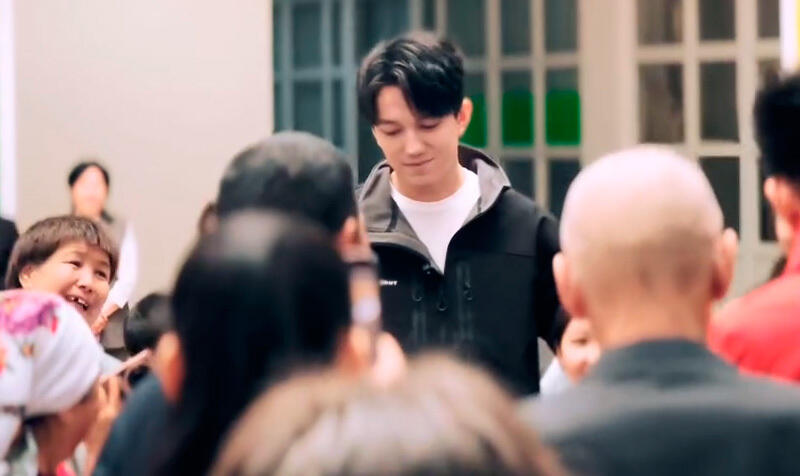 Dimash Kudaibergen visits volunteer’s headquarters in Aktobe