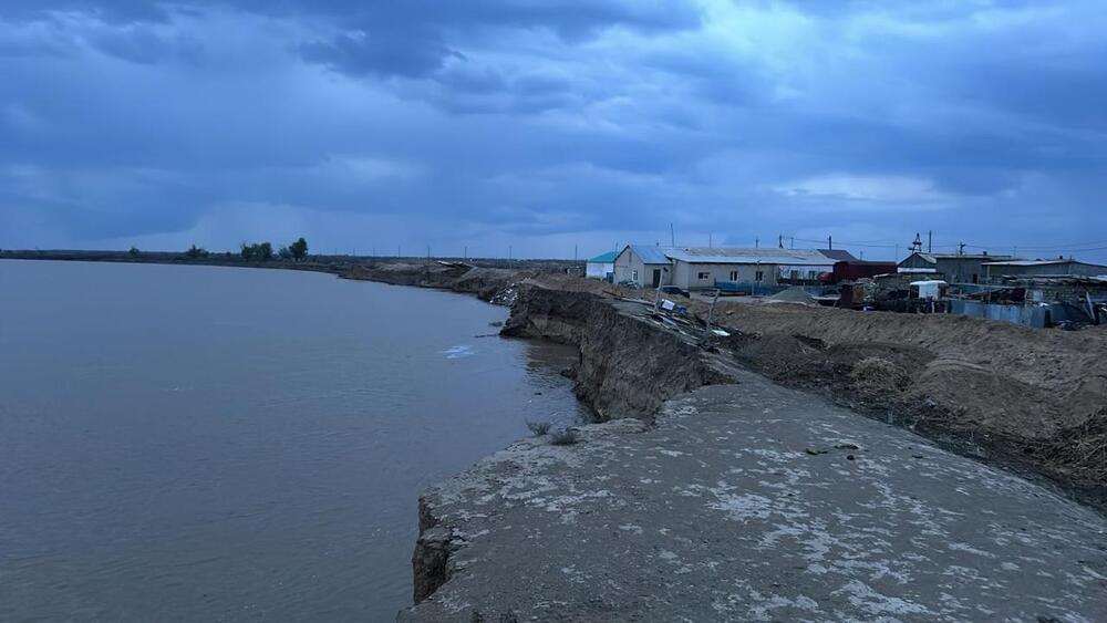 Паводковую воду Атырауской области направят в Каспий