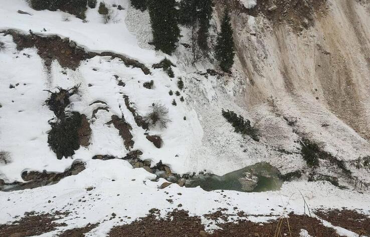 Алматыда Альпинисттік лагерьдің маңында қар көшкіні түсті