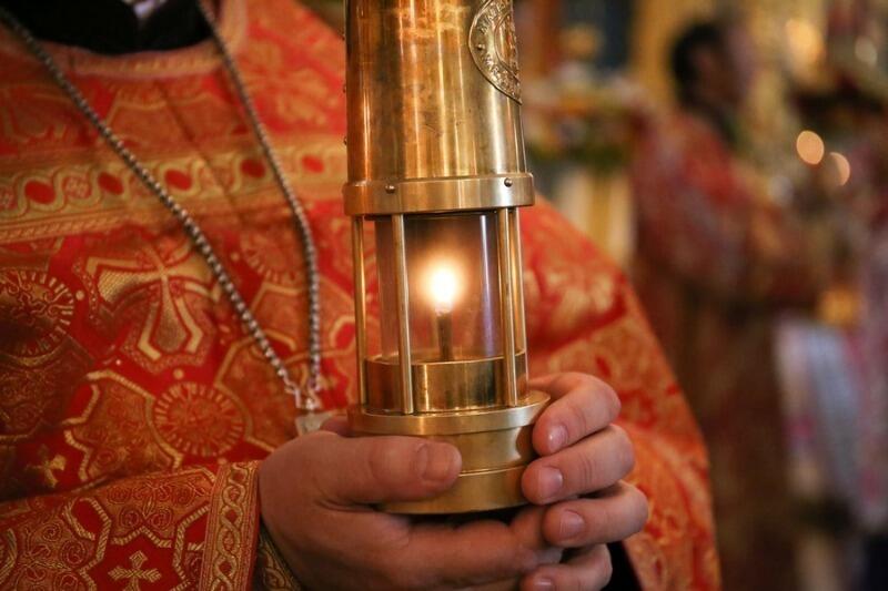 Благодатный огонь доставят в Алматы из Иерусалима