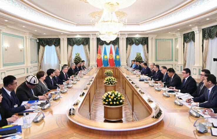 Kazakh, Kyrgyz presidents hold talks in Astana