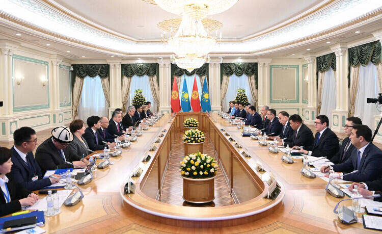 Kazakh, Kyrgyz presidents hold talks in Astana