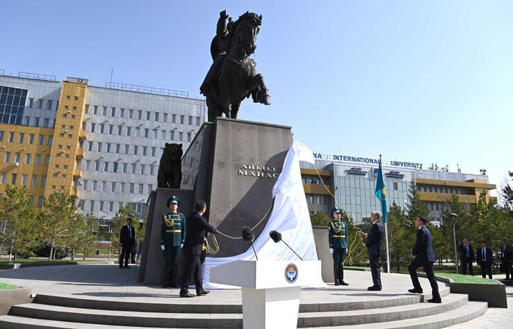 Kazakh, Kyrgyz Presidents unveil monument to Aikol Manas in Astana