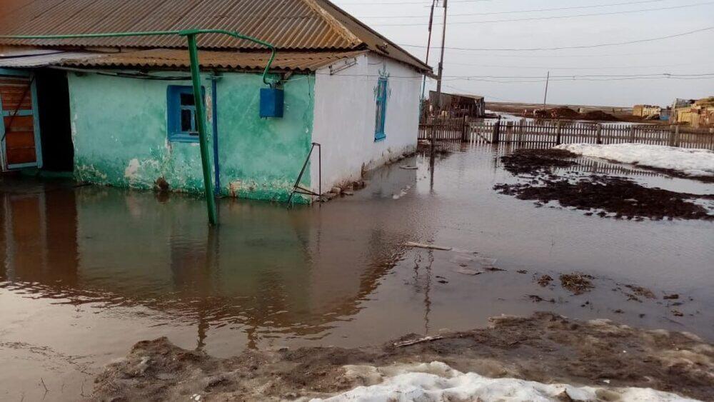 Лишившимся из-за паводков жилья казахстанцам построят или купят новое 