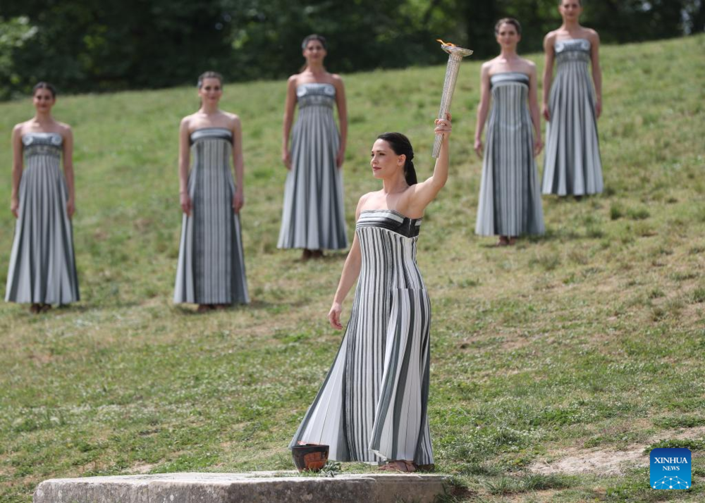 Грекияда 2024 жылы Парижде өтетін Олимпиада алауы жағылды. Сурет: Xinhua/Zhao Dingzhe