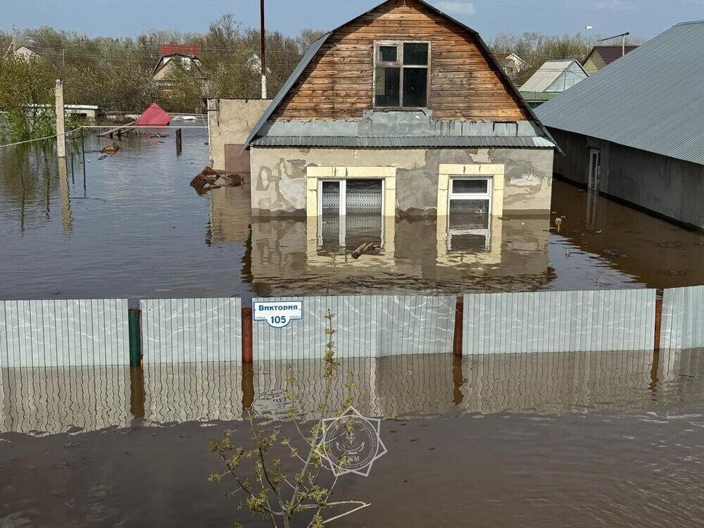 В реке Жайык поднялся уровень воды: противопаводковые работы в ЗКО продолжаются в круглосуточном режиме. Фото: МЧС