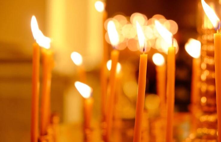 Holy Fire descends in Jerusalem’s Church of the Holy Sepulcher