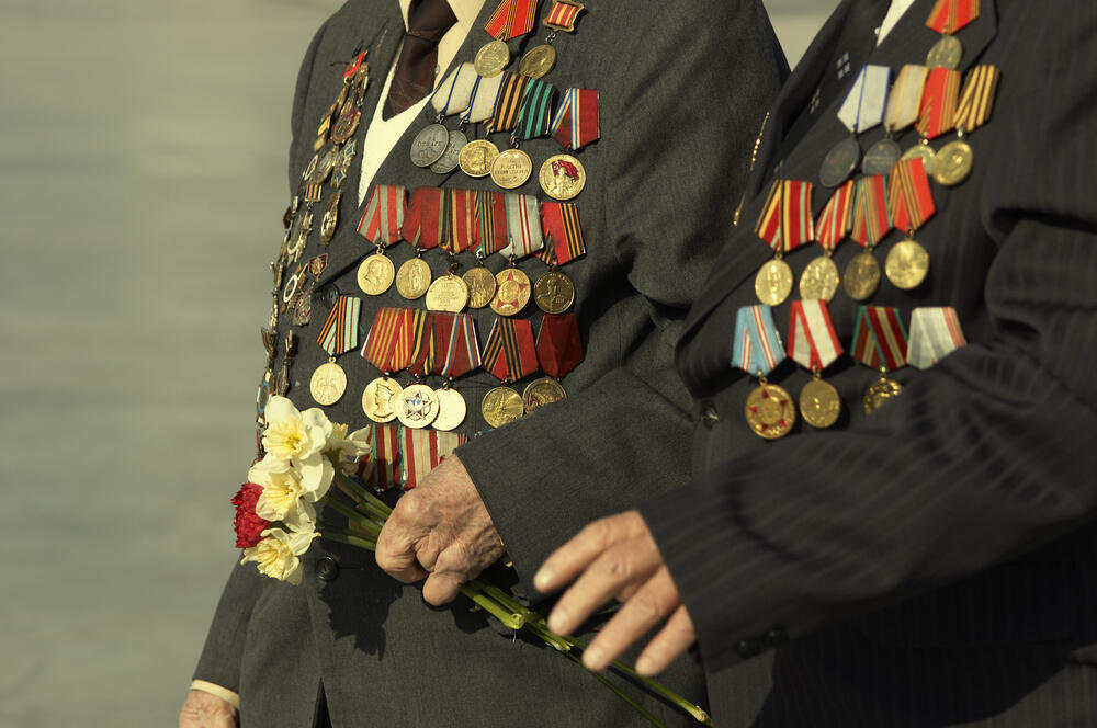 Ветераны ВОВ получили единовременные выплаты ко Дню Победы 