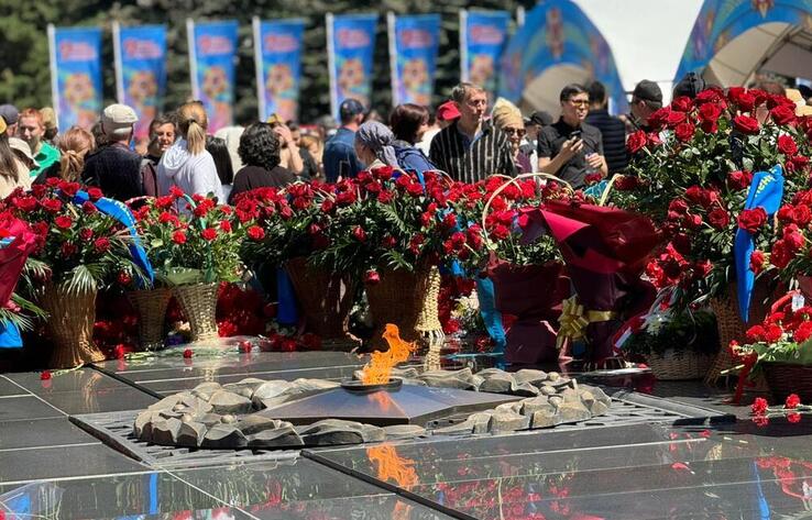 Алматинцы отмечают День Победы


