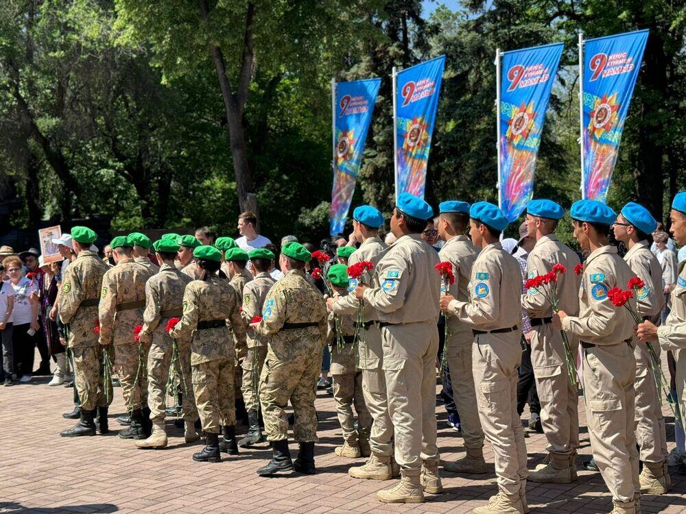 Алмаатинцы отмечают День Победы


. Фото: Kazakhstan Today 