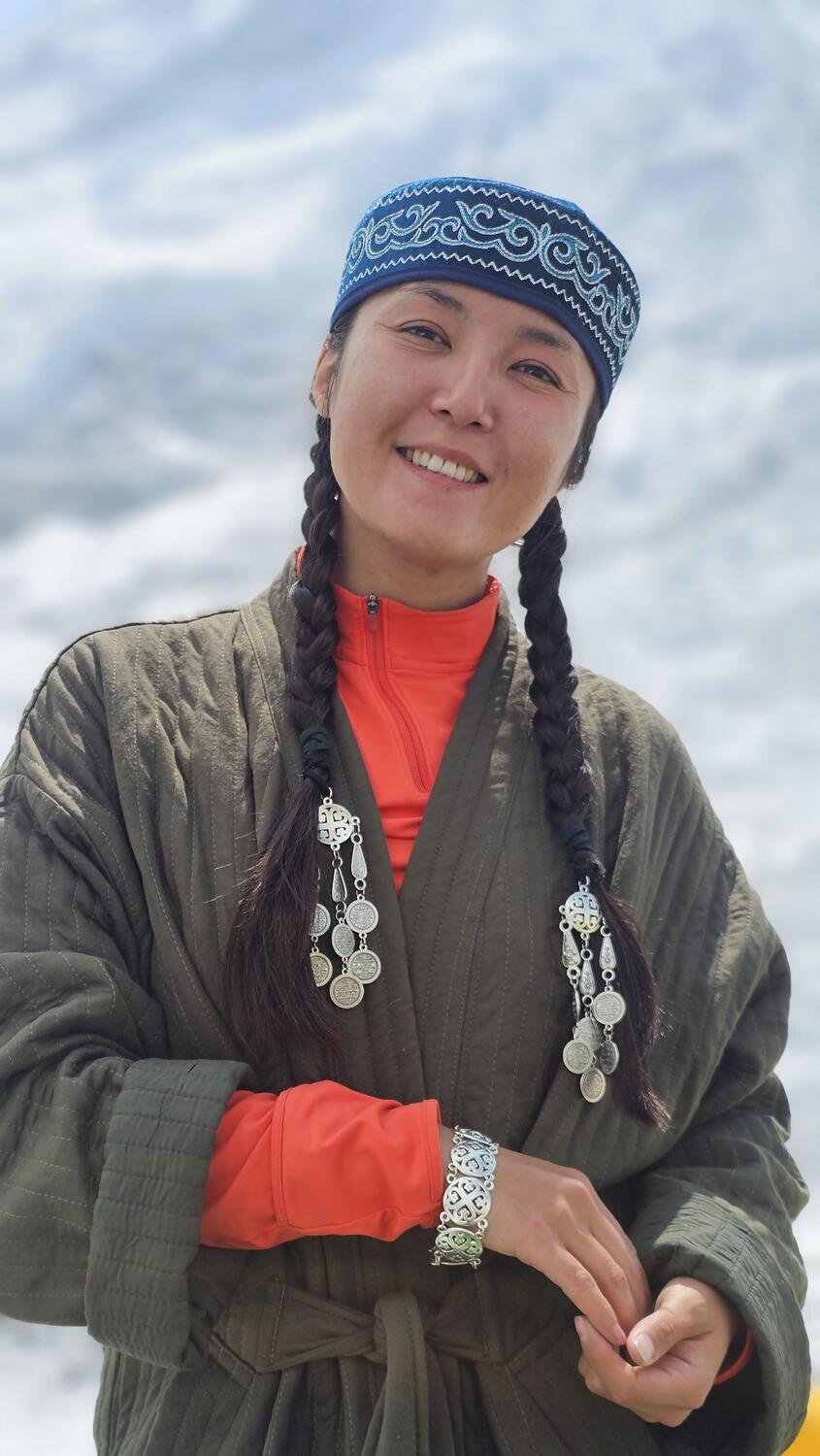 Впервые в истории альпинистка из Казахстана покорила Эверест. Фото: Kazakh Everest Team