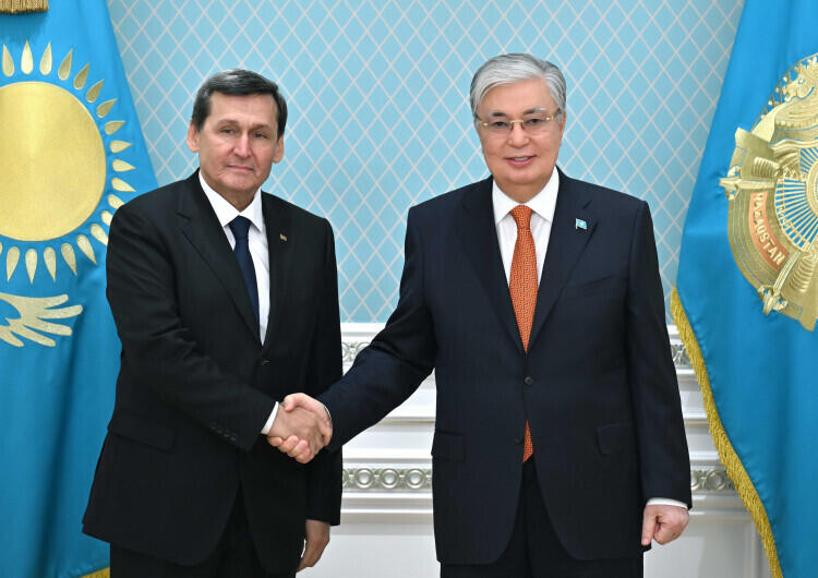 Президент Казахстана обсудил с главой МИД Туркменистана ход реализации крупных проектов