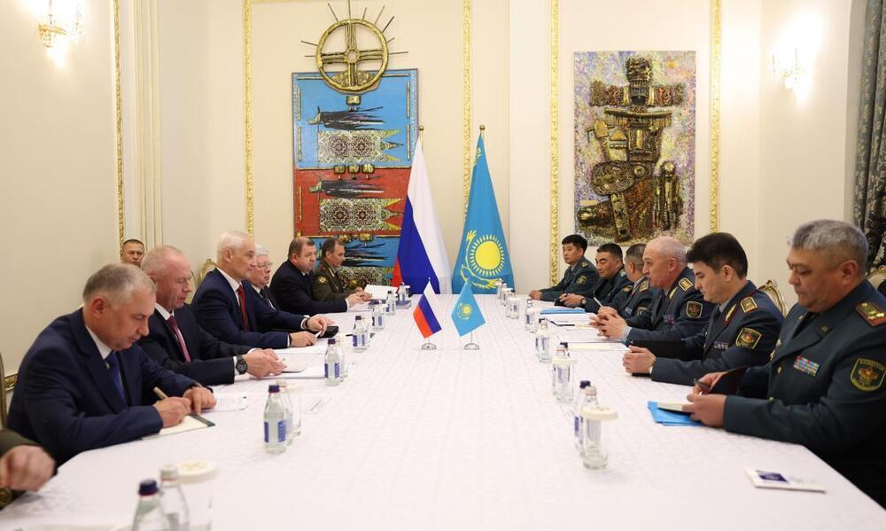 В Алматы состоялась встреча министров обороны Казахстана и России