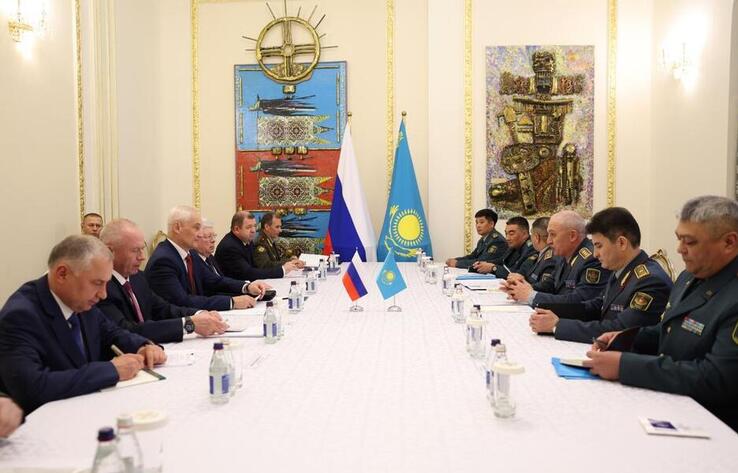 В Алматы состоялась встреча министров обороны Казахстана и России