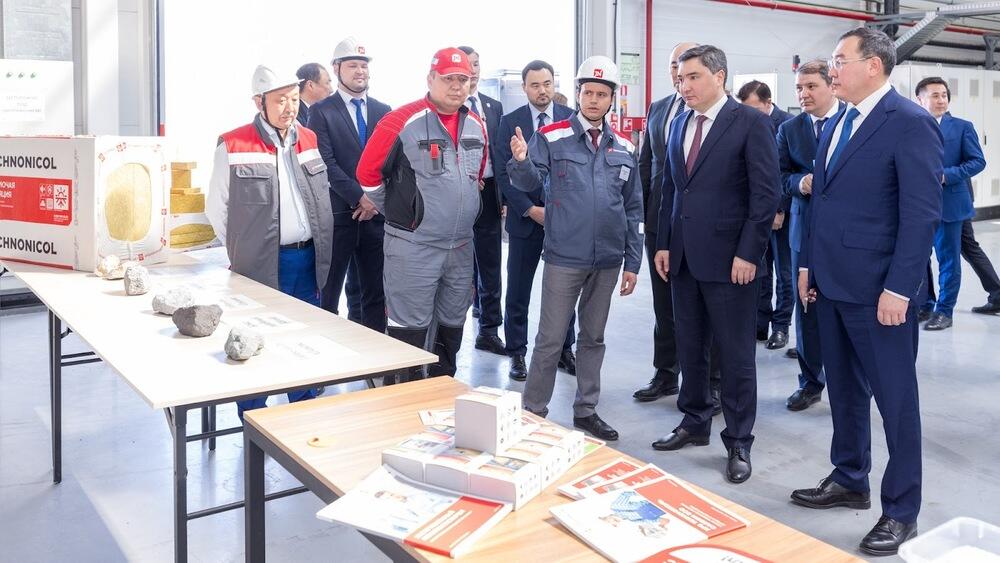 Olzhas Bektenov gets acquainted with industrial and transport and logistics potential of Almaty region