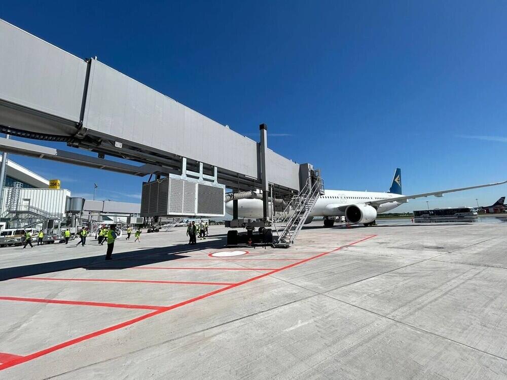 Новый терминал аэропорта Алматы обслужил первые рейсы