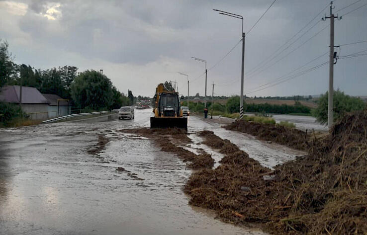 Mudslide in Kyrgyzstan kills one teenager, residents of 300 houses evacuated 