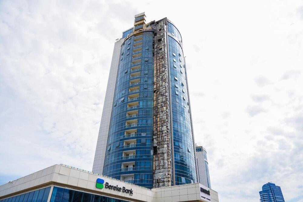 Пожар 27-этажного ЖК в Астане: аким столицы пообещал отремонтировать квартиры пострадавшим