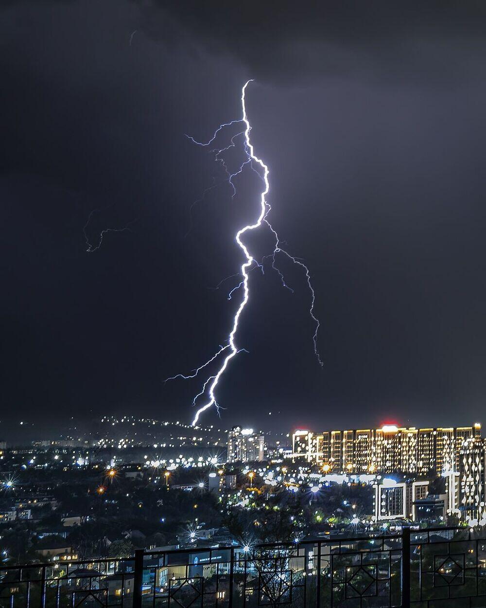 Beautiful Powerful Lightning Over Almaty. Images | instagram/dots_foto