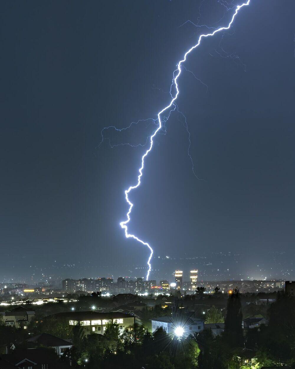 Beautiful Powerful Lightning Over Almaty. Images | instagram/dots_foto