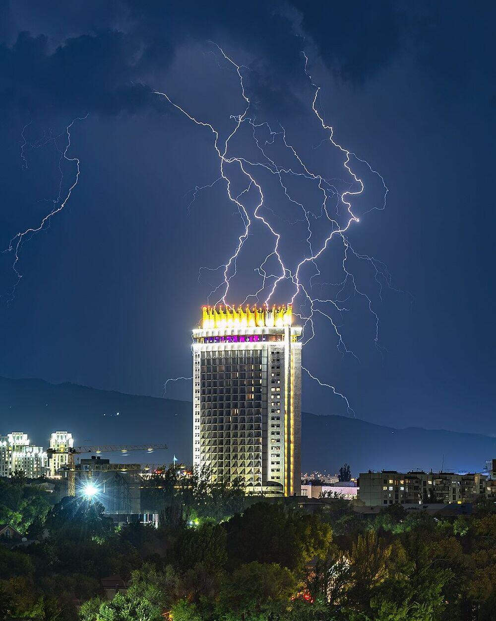 Beautiful Powerful Lightning Over Almaty. Images | instagram/dots_foto