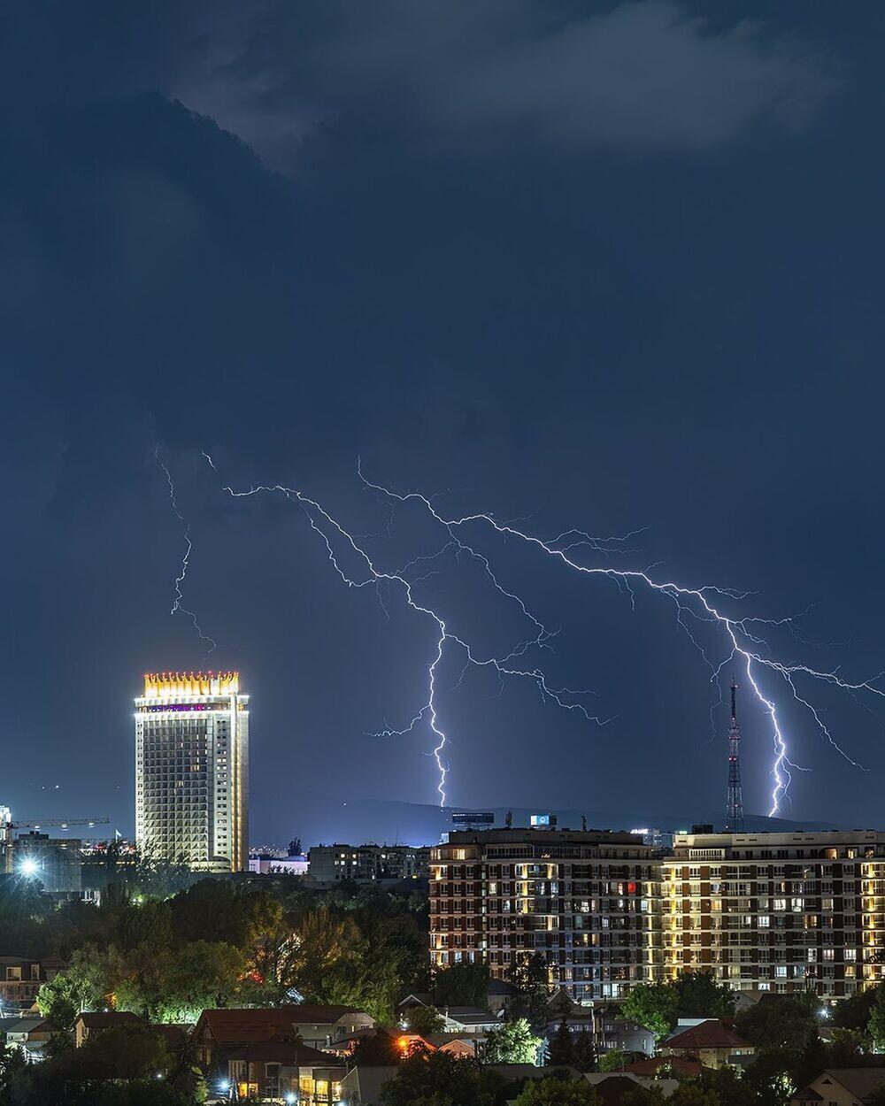 Beautiful Powerful Lightning Over Almaty. Images | instagram/dots_foto