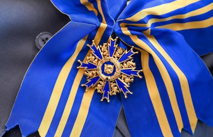 Kazakh President awards Barys Order to singer Pantelei Kesoglu