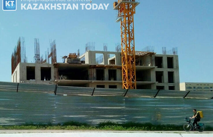 Алматыда үлескерлерді 290 млн теңгеге алдаған алаяқ сотталды