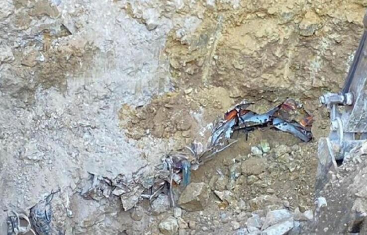 Алты ай бұрын "Майқайың" кенішіндегі шұңқырға құлаған автобус табылды