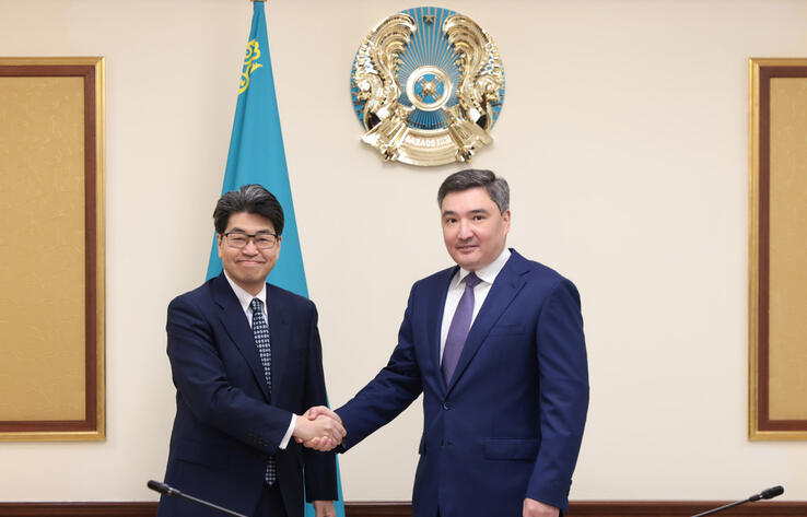 Olzhas Bektenov discusses investment cooperation prospects with Hayashi Nobumitsu, Chairman of JBIC Japan Bank