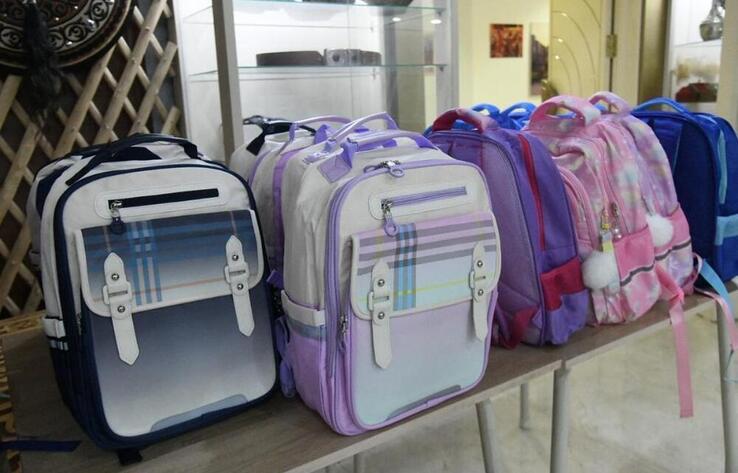 Астанада "Мектепке жол" акциясы аясында 200-ден астам балаға оқу құралдары таратылды