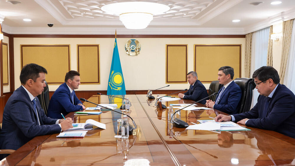 Olzhas Bektenov discusses implementation of large infrastructure projects with EDB head Nikolay Podguzov