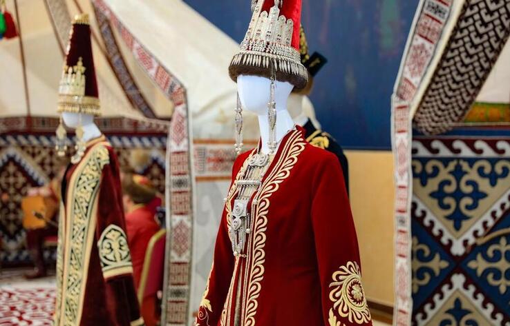 Ақтөбеде "Сыбаға" фестивалі қолөнер шеберлері мен этнодизайнерлердің басын қосты 
