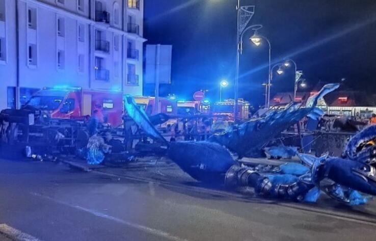 13 people injured when an iron bird crashed in France