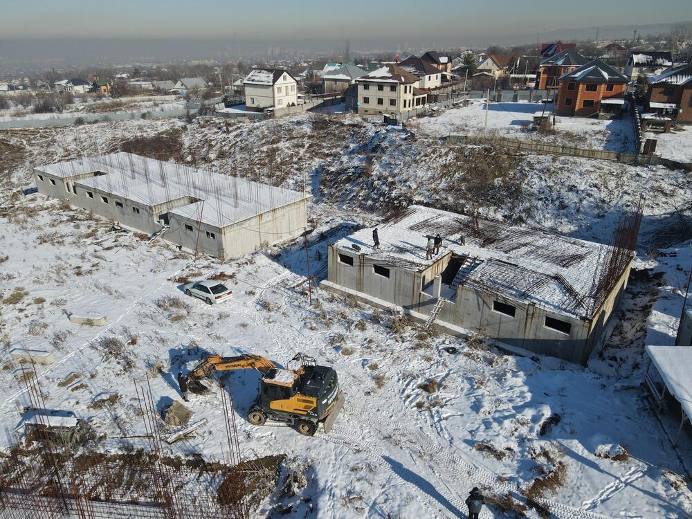 Жилой комплекс "Французский дом" сносят в горах Алматы 