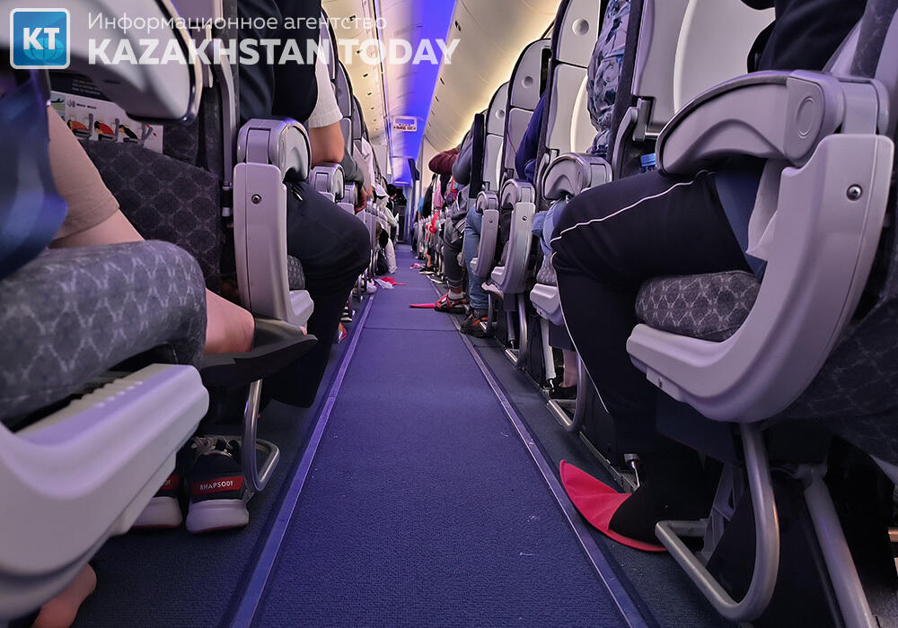Пользоваться пауэрбанками на борту самолета запретила Air Astana