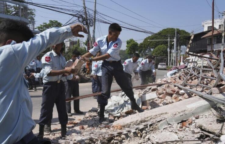 Myanmar junta chief says quake death toll rises to 2,700: reports