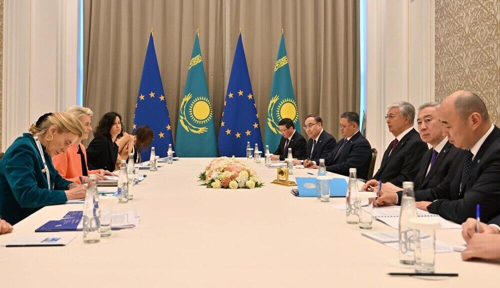 Токаев провел переговоры с президентом Европейской комиссии