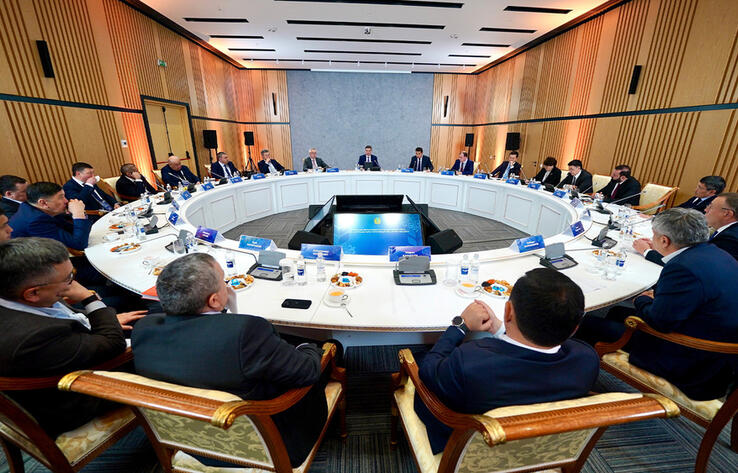 Olzhas Bektenov discusses implementation of President's instructions on doubling agricultural production with agrarians