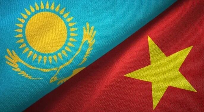 Тоқаев "Вифа" тайфуны салдарынан көптеген адамның қаза тапқанына байланысты Вьетнам басшысына көңіл айтты