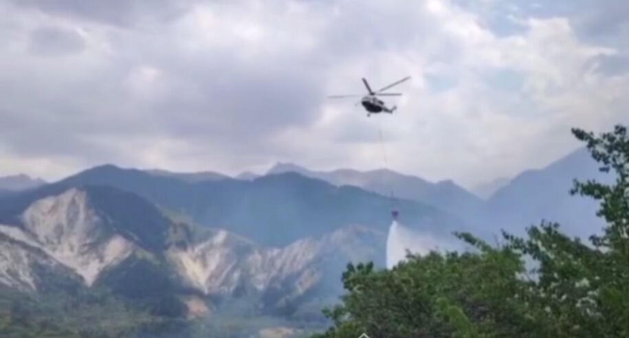 Жителям дач пришлось самостоятельно эвакуироваться из-за пожара в горах Алматы
